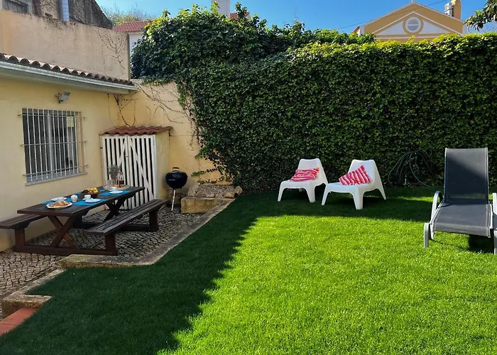 Cascais Center House With Garden