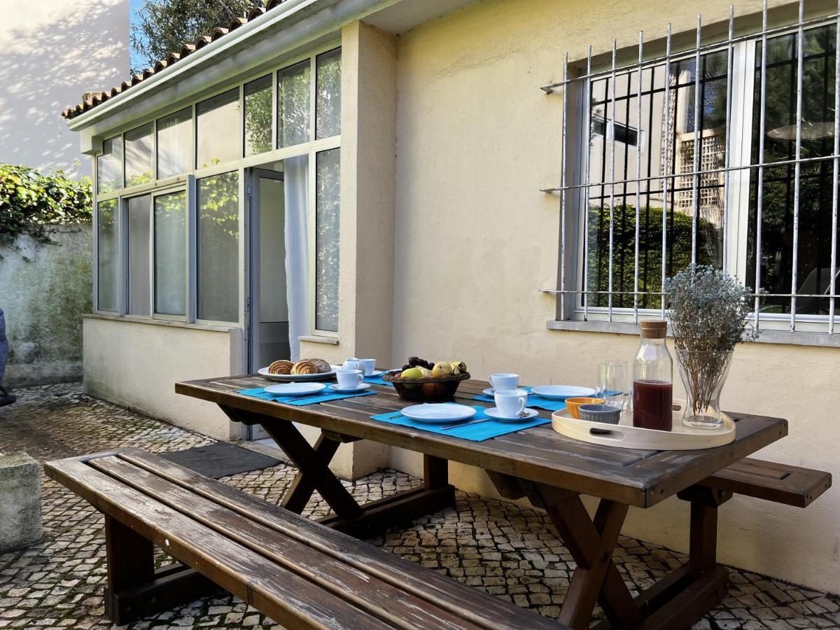 Center House With Garden *